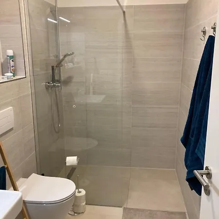 Pod Nádražím Apartamento *
